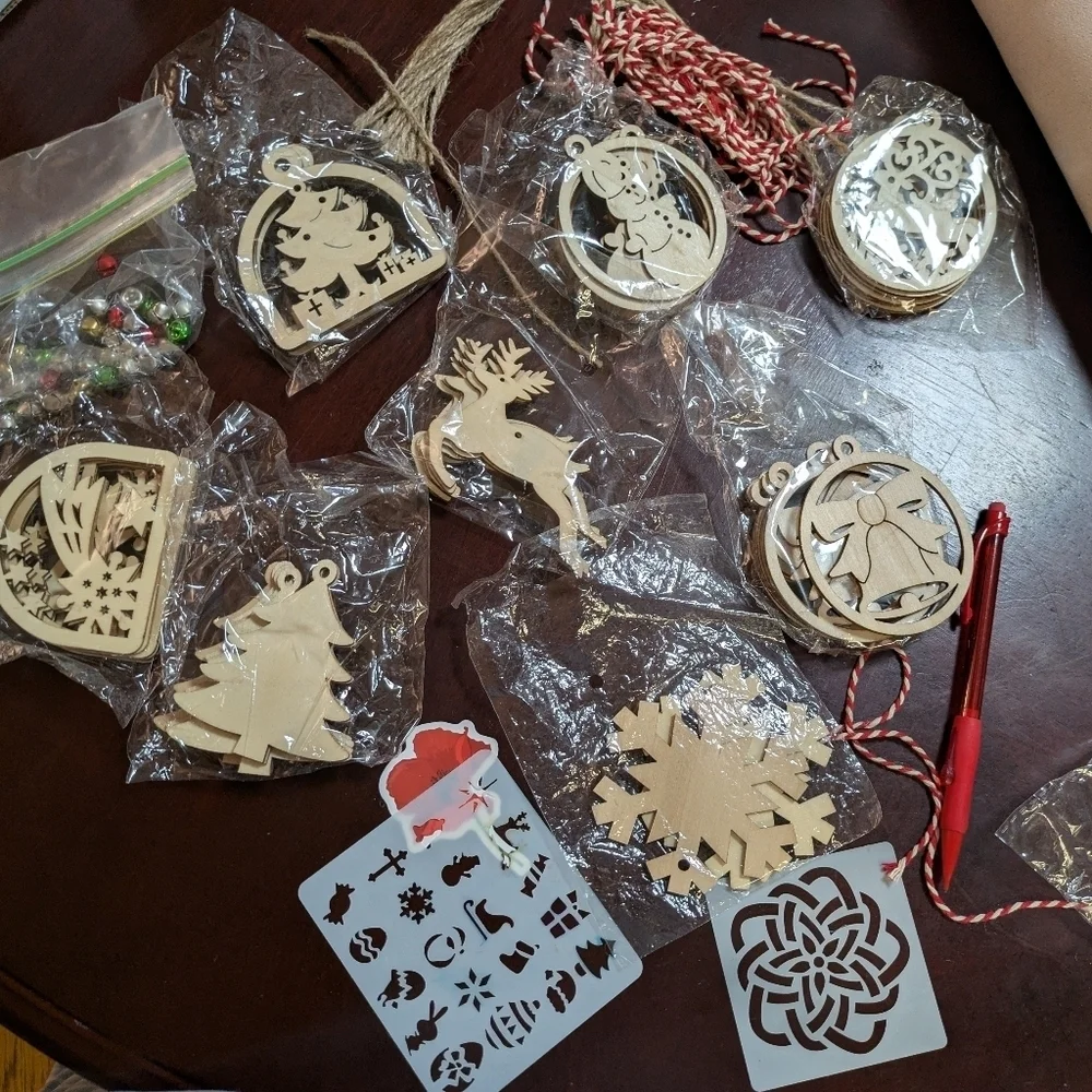 Wooden Christmas Tree Ornaments Set 100 Psc